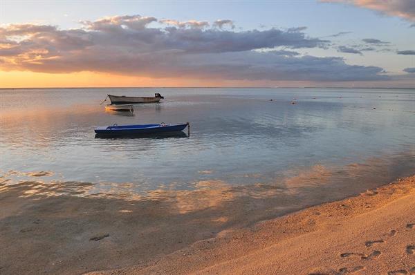 XXL WORLDTRIP STAMPA DIGITALE AL MQ BOAT CLOSE TO THE BEACH MAUR